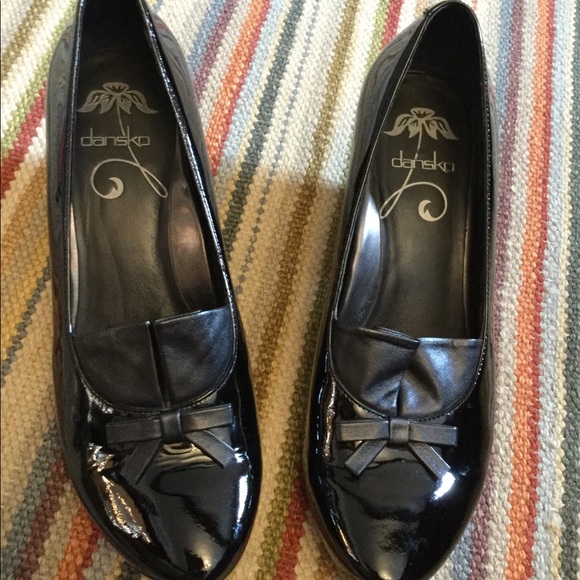 Dansko Bille black patent bow tie - Picture 1 of 7